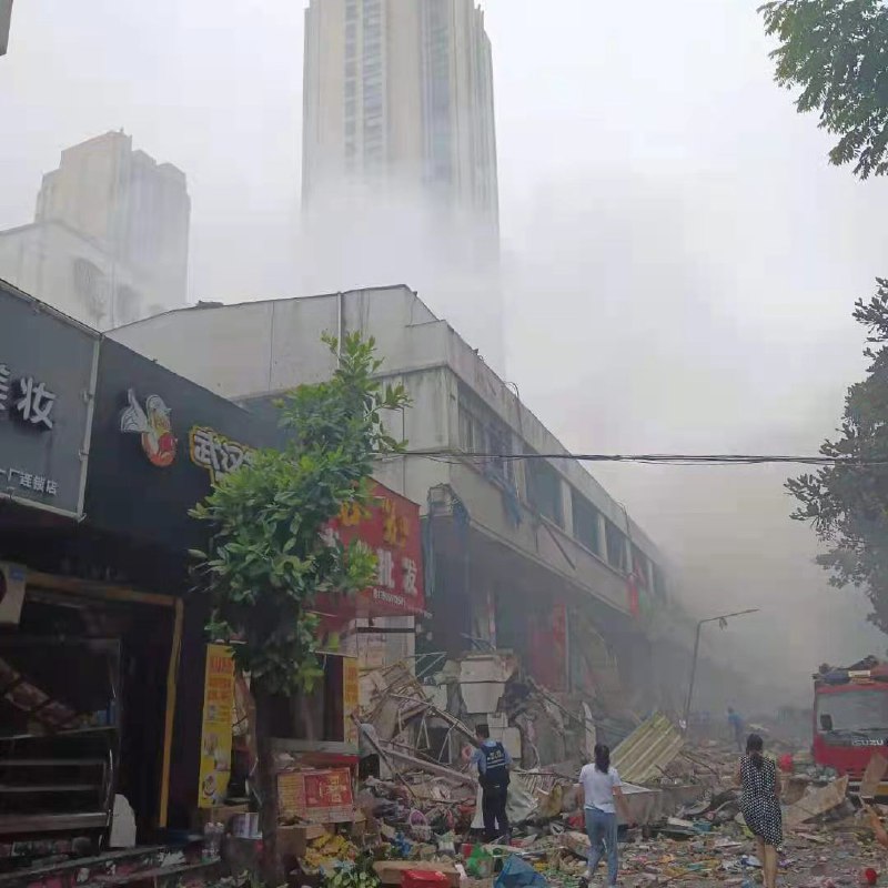 湖北十堰市张湾区艳湖小区在6月13日6时30分发生燃气爆炸，伤亡暂时不明党媒报导预测