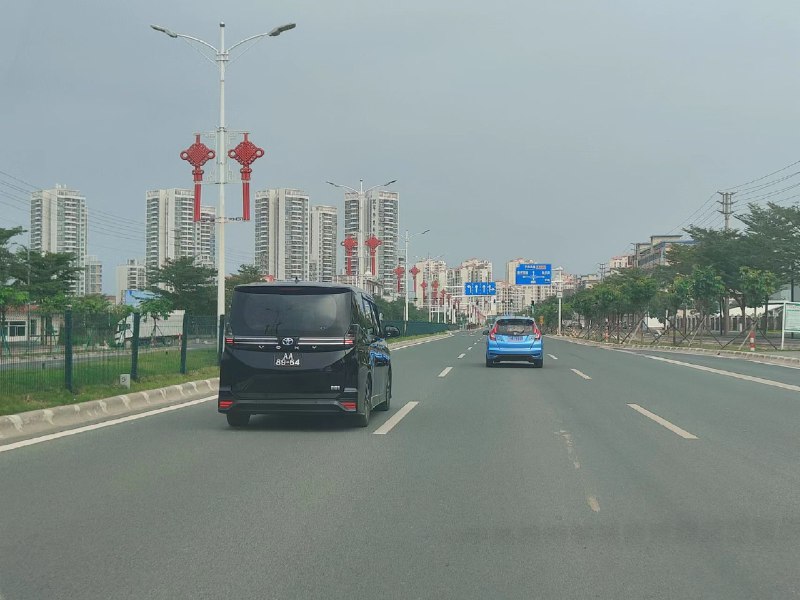 非常好的车牌，感谢贺一诚市长的恩赐By