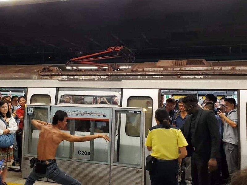 呼叫吴京就是支持习近平呼叫吴京就是支持习近平