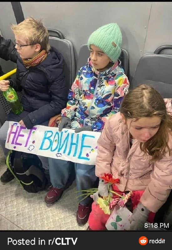 俄罗斯儿童因抗议战争被带入警察局🥰毛子这下暖心了俄罗斯儿童因抗议战争被带入警察局🥰毛子这下暖心了