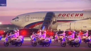 普京总统抵达北京国际机场，国务委员，全国妇联主席 Shèn Yíqín 谌贻琴前往迎接