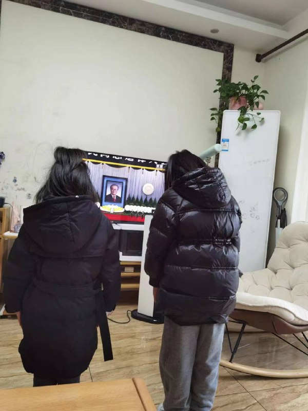 不止学生，还有很多党员都得拍照，发给相关单位，这是KPI不止学生，还有很多党员都得拍照，发给相关单位，这是KPI