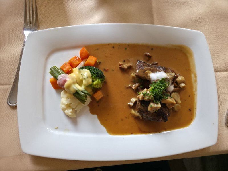 圣诞节宰了头驯鹿🦌吃鹿肉，评价是真心不如冬至东北的饺子，特别是香菇猪又馅的，哈哈哈哈🤣😂#德国美食圣诞节宰了头驯鹿🦌吃鹿肉，评价是真心不如冬至东北的饺子，特别是香菇猪又馅的，哈哈哈哈🤣😂#德国美食