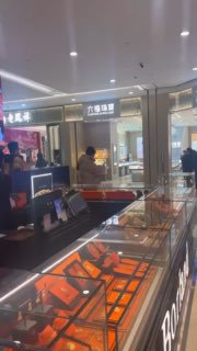杭州市中心万象城零元购 只持铁锤的一人抢劫 万人围观