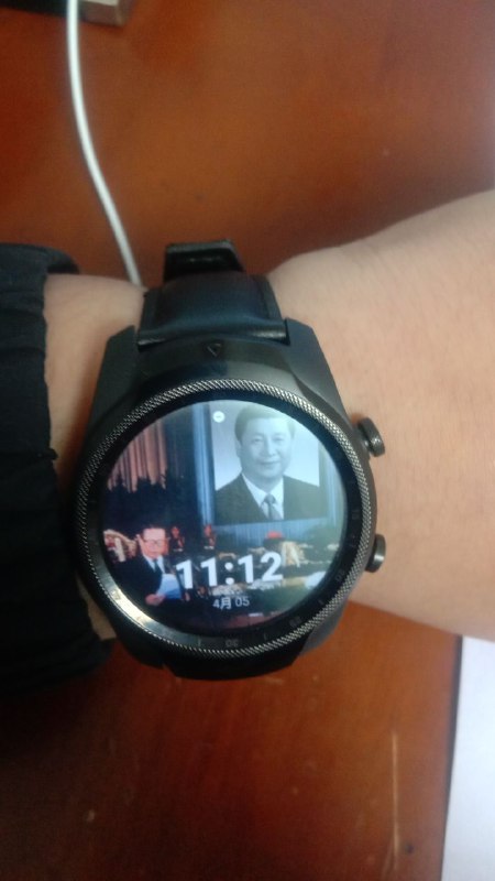 戴上这块表，你就能给蛤续一秒，并在这疯狂宇宙大加速时代中祈翠一秒