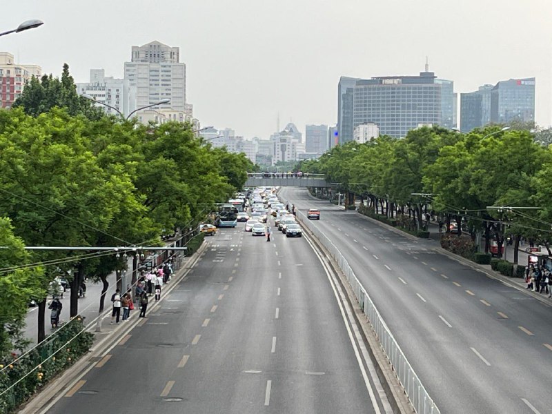 习近平坐京雄城际去雄安考察，因高铁沿途经过北京西城这座桥，周边马路被封死#京城封哥习近平坐京雄城际去雄安考察，因高铁沿途经过北京西城这座桥，周边马路被封死#京城封哥
