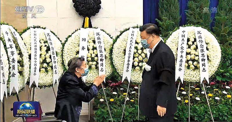 别的不说，咱们国家在维护领袖绝对权威、保护领袖绝对安全方面绝对是无可挑剔的！别的不说，咱们国家在维护领袖绝对权威、保护领袖绝对安全方面绝对是无可挑剔的！