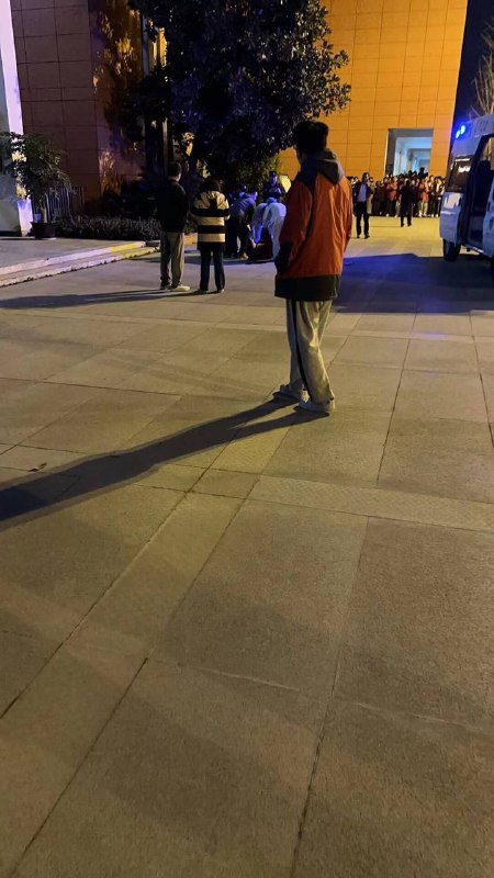 四川省金堂中学校学生跳楼 学校已经公关 事发2023年3月14日晚自习期间投稿By