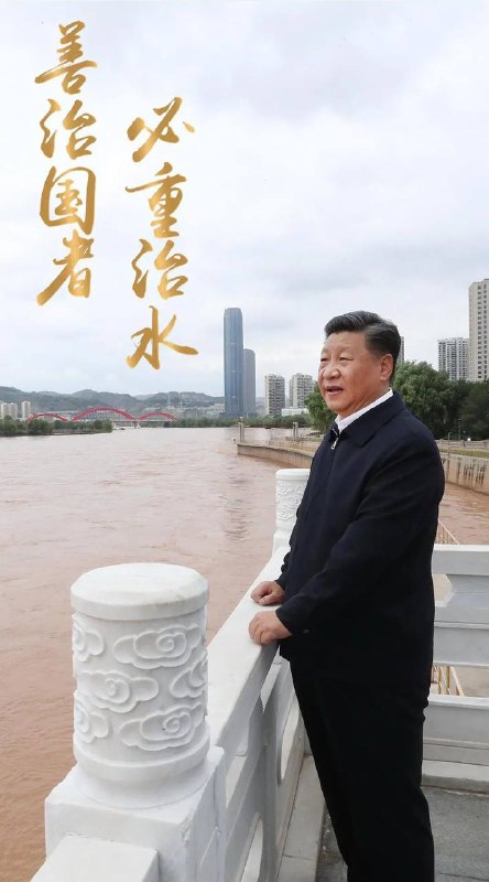聖上臨河而立，看萬頃波濤，也看千秋史冊