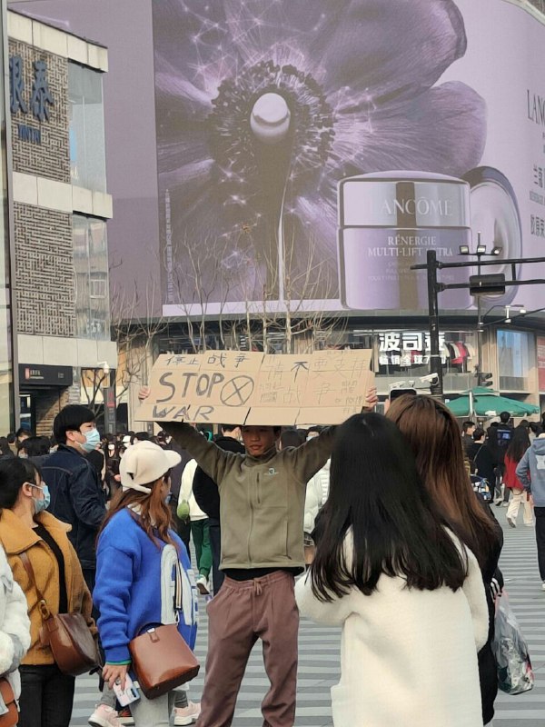 原来粉蛆觉得自己国家的公民不敢自由表达诉求是一件很自豪的事情原来粉蛆觉得自己国家的公民不敢自由表达诉求是一件很自豪的事情