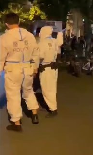 昨天的上海徐汇区安福路，老外办party从下午玩到晚上，警察来了也不敢驱赶！投稿By