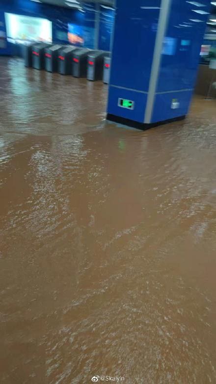 广州地铁21号险变郑州