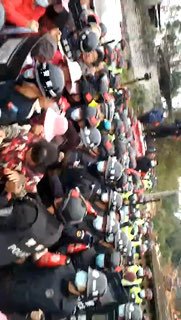 广西南宁市宾阳农业局来强占土地受到村民抵抗发生冲突普天之下，莫非王土，该碾碾了By