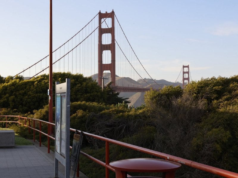 使用了一模一样的构图