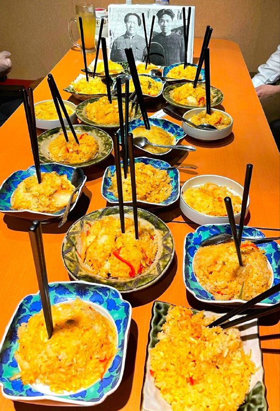 朋友聚餐重要的是气氛