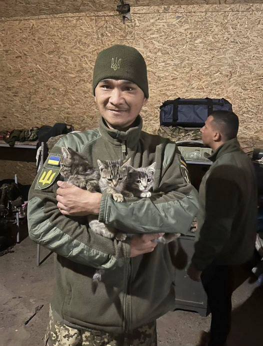 沈痛哀悼親愛的吳忠烈士今天我代表著我代表著我所有支持台灣，烏克蘭的朋友們，懷著沈痛的心情向您表示哀悼！您44歲，雖已中年，但是心裡卻有著一顆嚮往和平，反抗侵略的心，您在2023年加入烏克蘭的正義軍隊，多次與侵略者交戰，立下了赫赫戰功，受到了廣大和平愛好者以及反侵略者的支持與愛戴，您克服了背井離鄉的傷痛，義無反顧的奔赴戰場