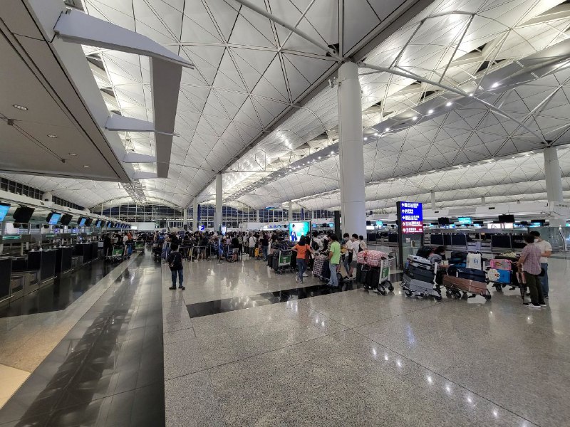 大逃港1.0 VS 大逃港2.0老一輩香港人因為中共逃到香港這一代香港人因為中共逃離香港大逃港1.0 VS 大逃港2.0老一輩香港人因為中共逃到香港這一代香港人因為中共逃離香港