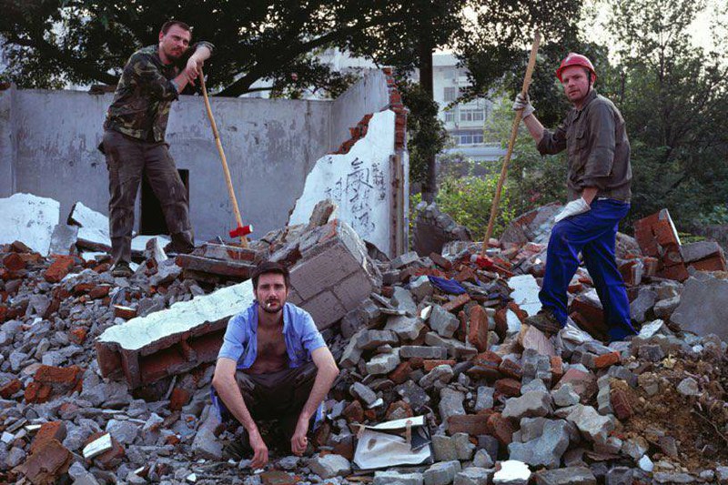 法国摄影师Benoit Cezard 拍摄一组摄影作品《中国2050》作品想象2050年时在中国生活的外国人的状态