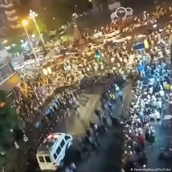 byd打成一片还挺光荣👤 来自