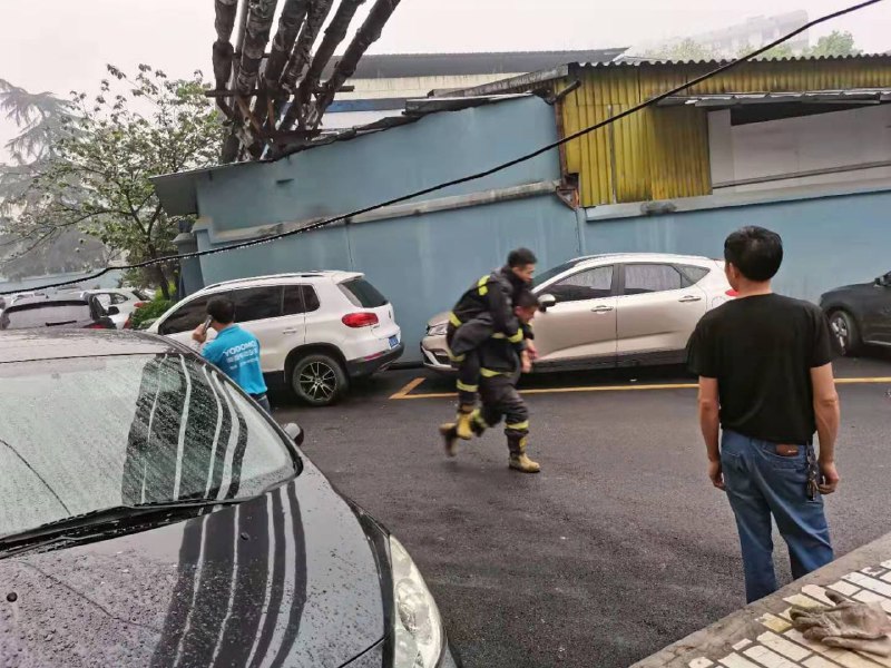 湖北十堰市张湾区艳湖小区在6月13日6时30分发生燃气爆炸，伤亡暂时不明党媒报导预测