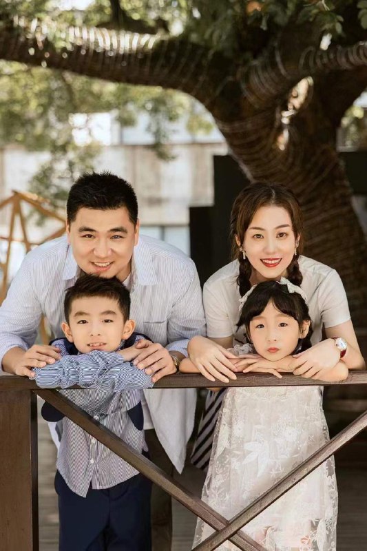 微博今日八卦，党员干部们玩3p 车震微博今日八卦，党员干部们玩3p 车震