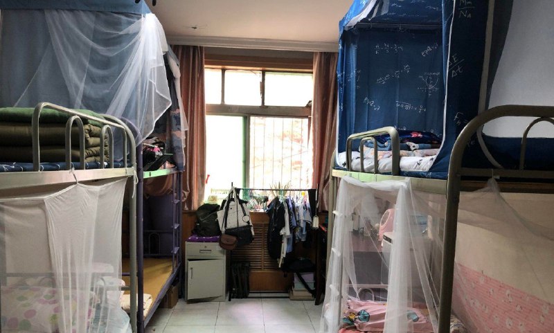 检查女黑皮宿舍拍的投稿By