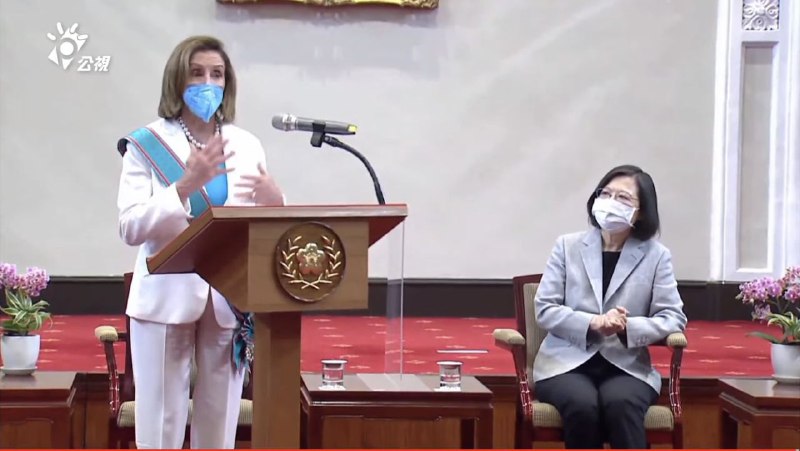 你们评一评，左图和右图，哪个才是“窜访”呀🤣By