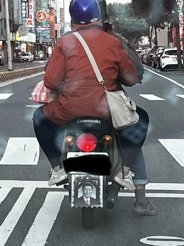 震驚》習近平竟然在台灣滿街跑By