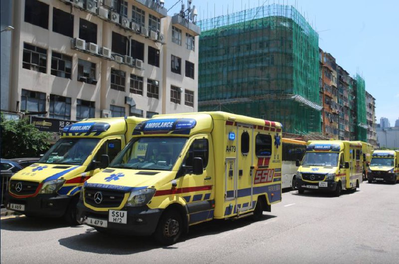 #文化输出 好吃你就多吃点 内地旅行团在香港集体食物中毒，周一晚上在土瓜环集体进食团餐后，晚上陆续呕吐肚泻，11人需要送医院，另外55人感到不适By