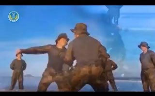 中国解放军东部战区17日发布了练兵短片，以《阅海峡》为题，中国官媒称这是要对