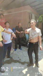 自2023年7月以来，广州市番禺区里仁洞三角园片区在无公示施工许可证的情况下，突然进行大规模暴力房屋拆除