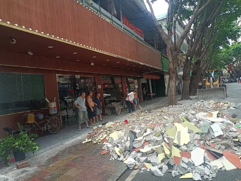 这就是听党话的下场，视奸的晶哥看到了吗😁穿上军装你是维稳力量，脱下军装你是维稳对象😜#铁拳说来就来这就是听党话的下场，视奸的晶哥看到了吗😁穿上军装你是维稳力量，脱下军装你是维稳对象😜#铁拳说来就来