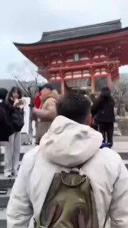 一位中國網紅在日本旅