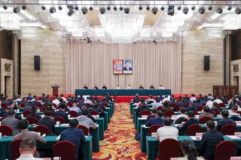 ཁོང་གི་བོད་ཀྱི་མཆོག་གྱུར་ཞིས་ཅིན་ཕིང་།西藏精神领袖习近平By