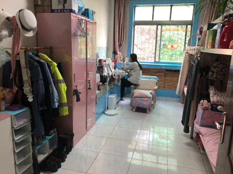 检查女黑皮宿舍拍的投稿By