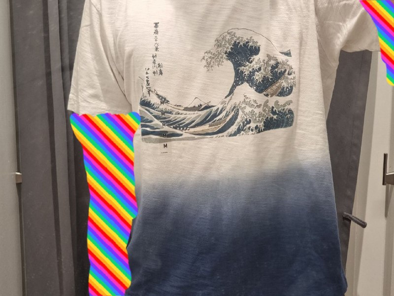 目前人在三里屯优衣库，欢迎晶哥在线上门抓捕🐸！