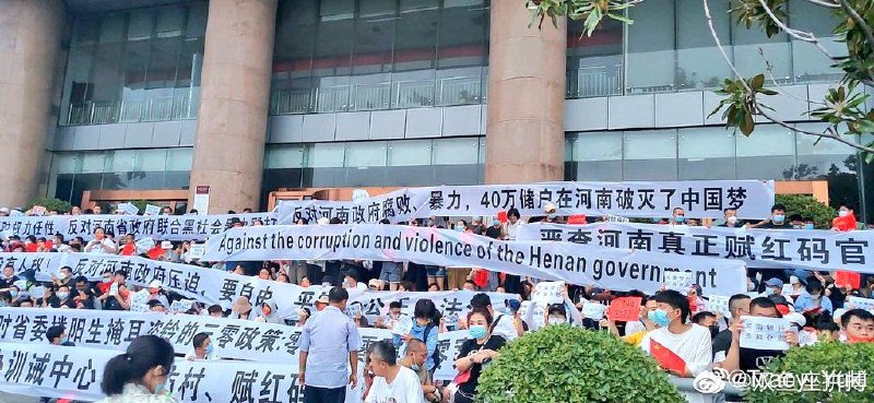 屁民竟然敢要人权？境外势力派来的吧！马上坦克伺候😁By