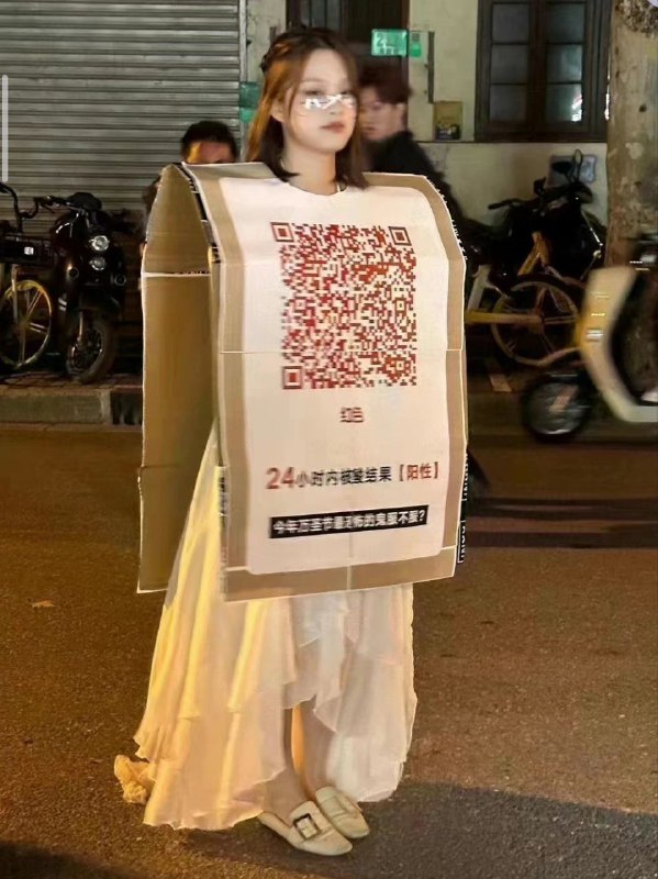 厉害了我的国  2022万圣节  中国文化举世瞩目，大受世界各国年轻人喜爱