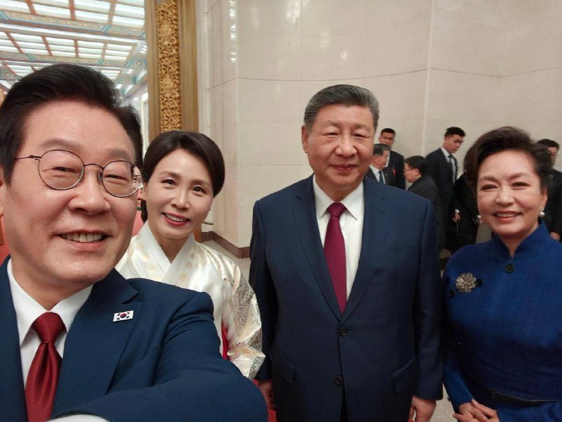 包蜜李在明拍照和包子对话全记录，包子看了李在明的自拍后，说拍照技术真不错😁😁😎 匿名投稿包蜜李在明拍照和包子对话全记录，包子看了李在明的自拍后，说拍照技术真不错😁😁😎 匿名投稿