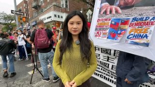 美国之音记者报道纽约法拉盛欢迎习包子访美的爱国华人华侨现况😎 匿名投稿