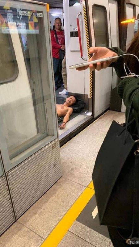 呼叫吴京就是支持习近平呼叫吴京就是支持习近平