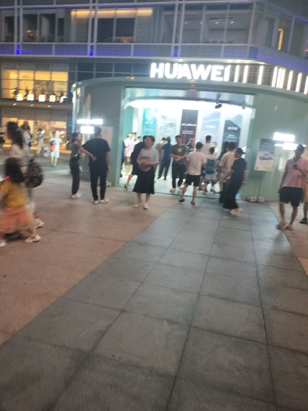 深圳某华为（附近围了几个特警）ps