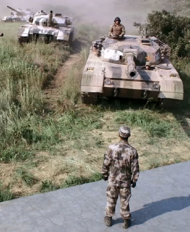 只是截了几张《战狼1》的剧照，没别的意思