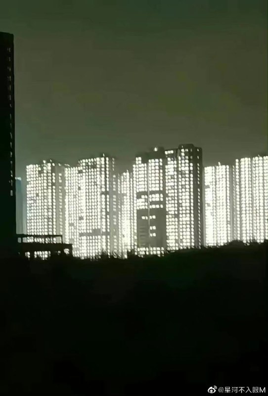 #郑州疫情 #富士康郑州又一发明创造，全球首创富士康附近，多处烂尾楼改隔离点