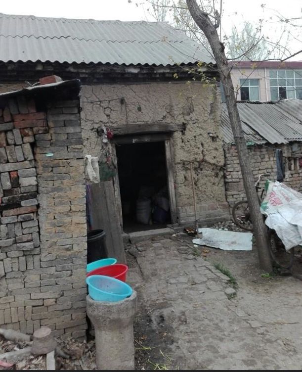 中宣部已把这类照片定性为颠覆国家，給国家抹黑的反动画面，情节严重者或将承担刑事责任