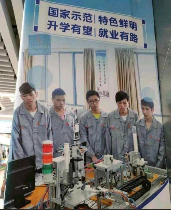 心里有火🔥，眼里有光🕯️！