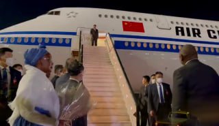 最新消息，中国大撒币，习近平刚刚抵达南非By