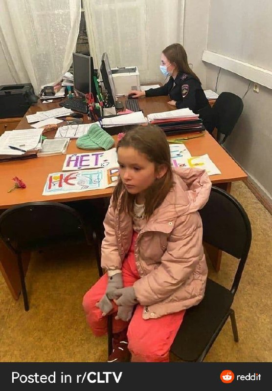 俄罗斯儿童因抗议战争被带入警察局🥰毛子这下暖心了俄罗斯儿童因抗议战争被带入警察局🥰毛子这下暖心了