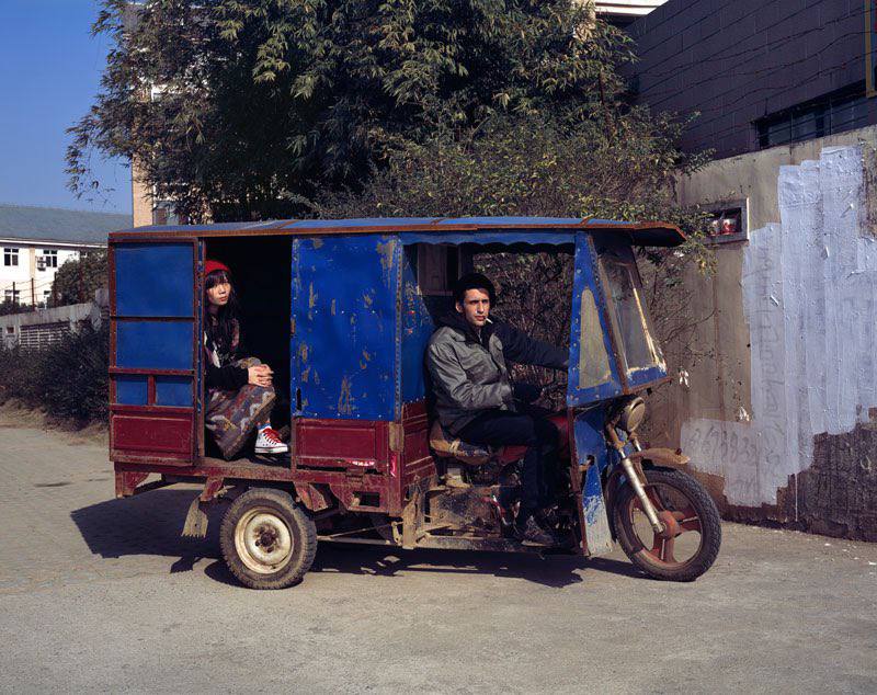 法国摄影师Benoit Cezard 拍摄一组摄影作品《中国2050》作品想象2050年时在中国生活的外国人的状态