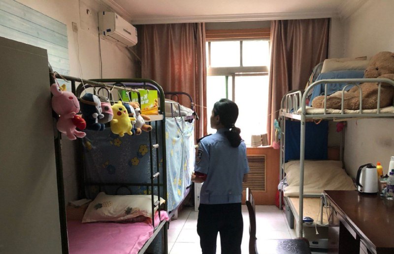 检查女黑皮宿舍拍的投稿By